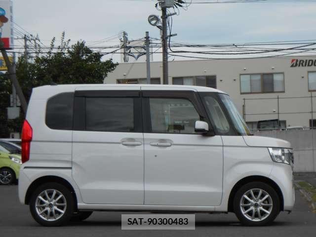 Honda N BOX 2023-09 8660539-27