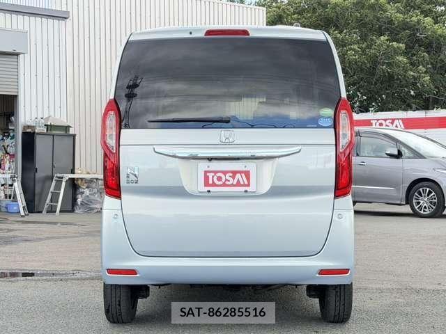 Honda N BOX 2017-11 8660542-18