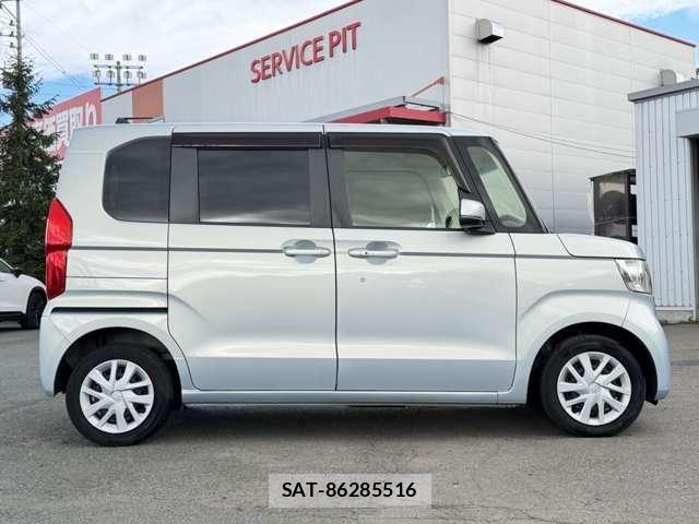 Honda N BOX 2017-11 8660542-25