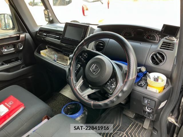 Honda N BOX 2018-02 8744573-11