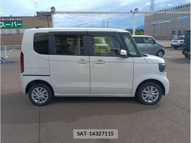 Honda N BOX 2024-02 8781275-3
