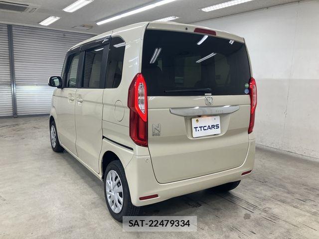 Honda N BOX 2018-04 8796847-24