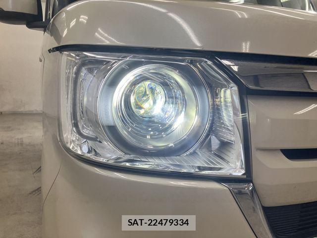 Honda N BOX 2018-04 8796847-25