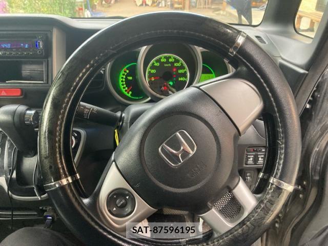 Honda N BOX 2013-09 8796852-22