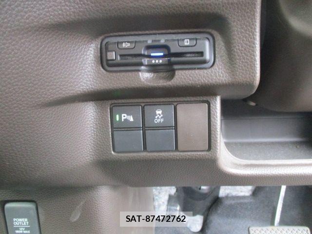 Honda N BOX 2022-03 8830666-13