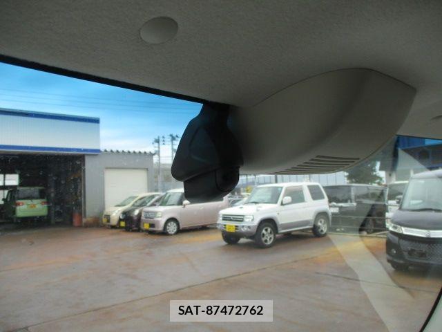 Honda N BOX 2022-03 8830666-23