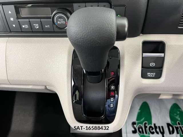 Honda N BOX 2024-09 8871598-17
