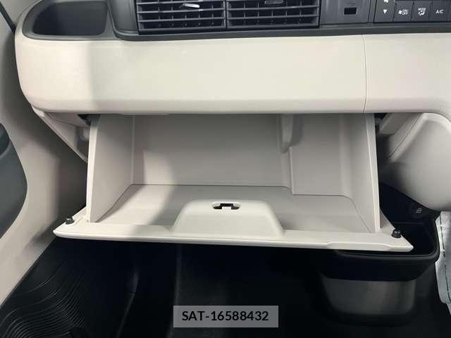 Honda N BOX 2024-09 8871598-26