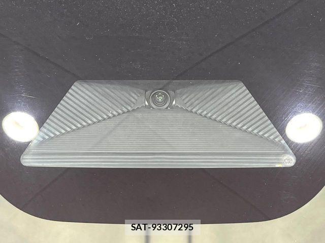 Honda N BOX 2023-11 8871599-5