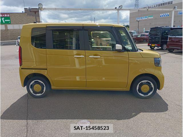 Honda N BOX 2023-10 8881072-3