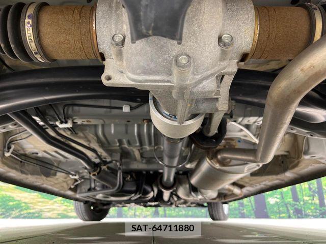 Honda N BOX 2023-08 8881074-18