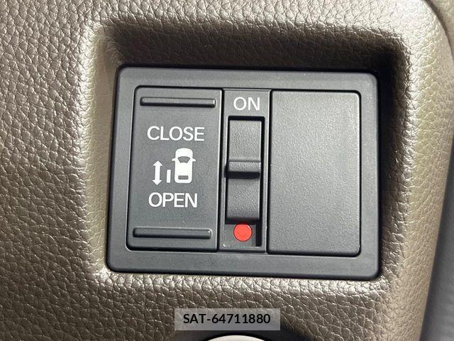 Honda N BOX 2023-08 8881074-2