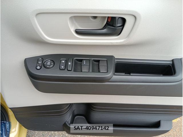 Honda N BOX 2024-06 8884030-13