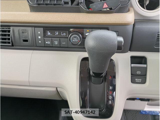 Honda N BOX 2024-06 8884030-5