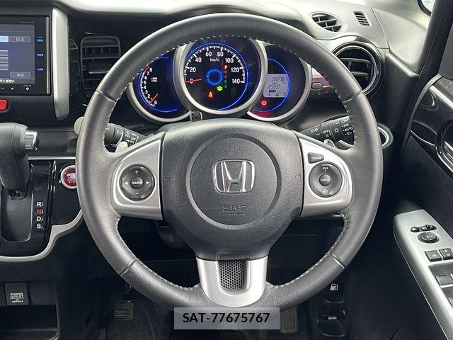 Honda N BOX CUSTOM 2016-03 4046178-11