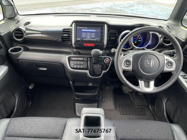 Honda N BOX CUSTOM 2016-03 4046178-12