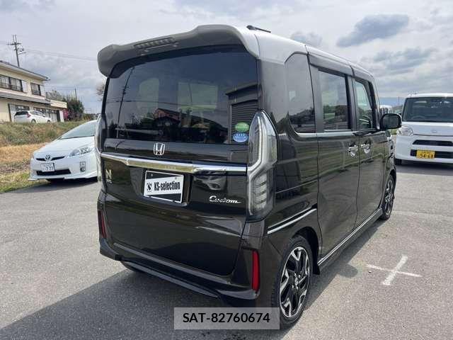 Honda N BOX CUSTOM 2017-11 4597805-11