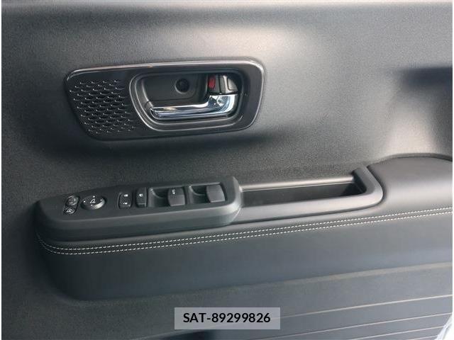 Honda N BOX CUSTOM 2025-11 4755939-2
