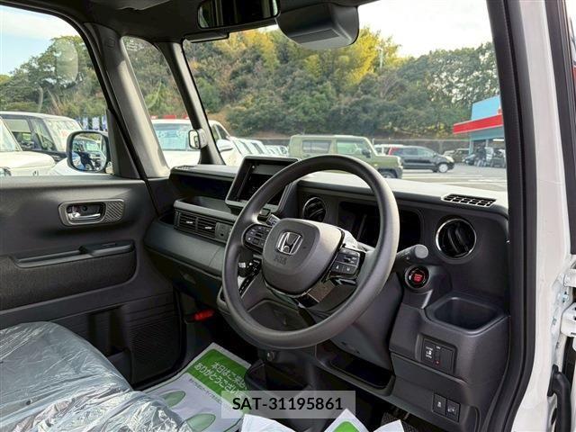 Honda N BOX CUSTOM 2025-12 5873625-22