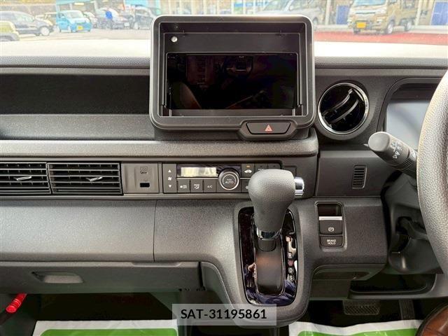 Honda N BOX CUSTOM 2025-12 5873625-29