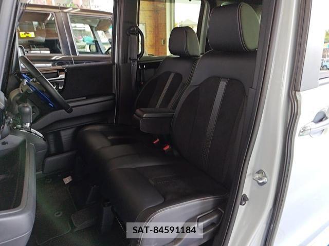Honda N BOX CUSTOM 2023-06 5873650-21