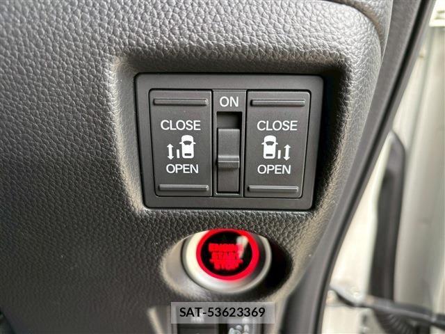 Honda N BOX CUSTOM 2022-01 6014240-17