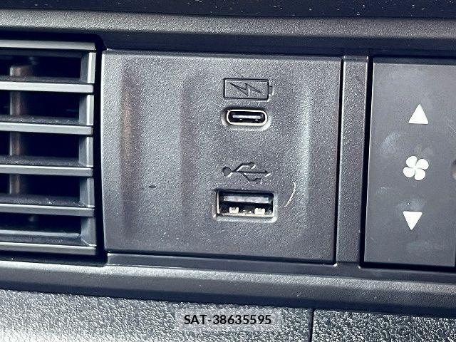 Honda N BOX CUSTOM 2024-09 6014221-17