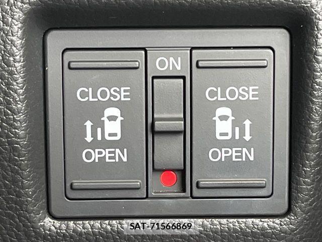 Honda N BOX CUSTOM 2023-03 6246214-4