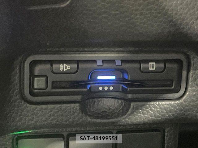 Honda N BOX CUSTOM 2023-05 6270223-6