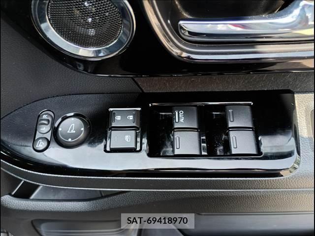 Honda N BOX CUSTOM 2023-01 6501006-19
