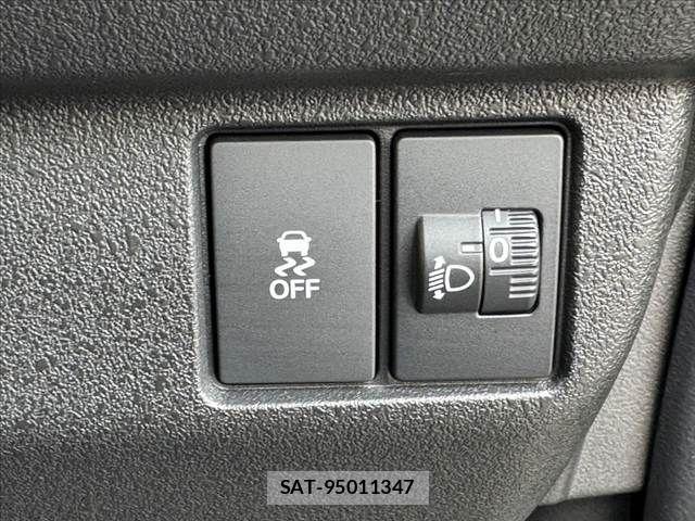 Honda N BOX CUSTOM 2025-11 6500924-25