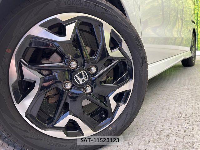 Honda N BOX CUSTOM 2019-01 6526923-12