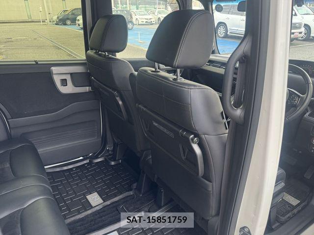 Honda N BOX CUSTOM 2023-01 6672857-12