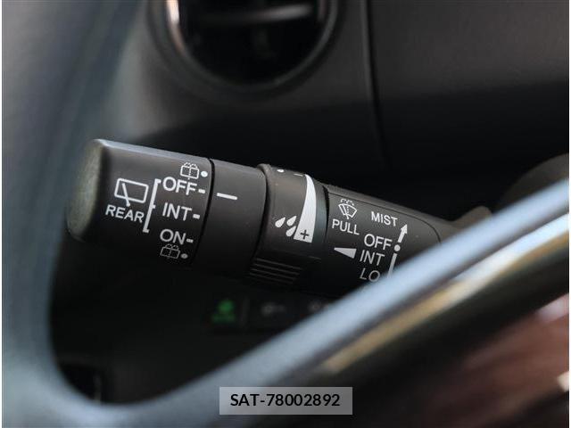 Honda N BOX CUSTOM 2019-01 6672880-27