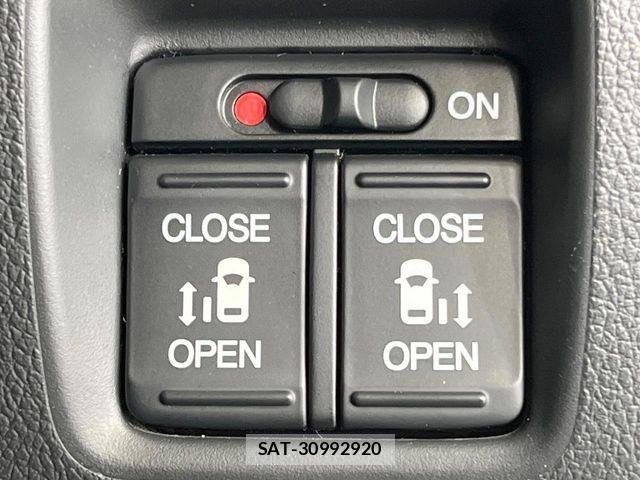 Honda N BOX CUSTOM 2017-05 6672891-4