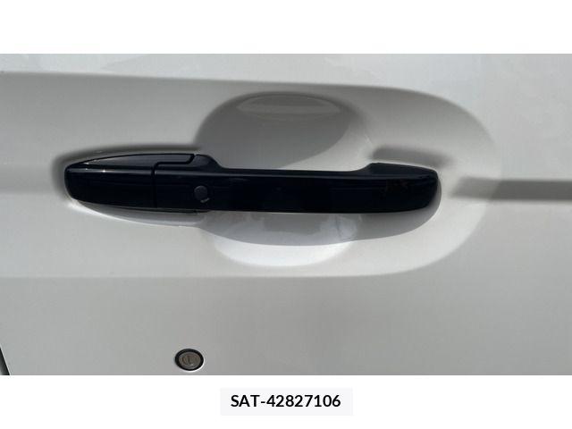Honda N BOX CUSTOM 2023-06 6677138-18