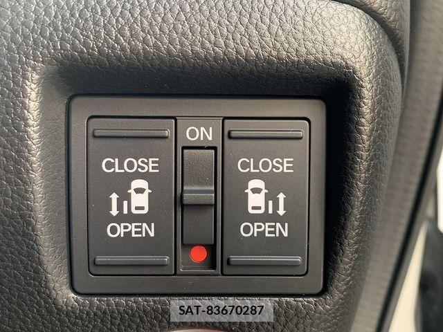 Honda N BOX CUSTOM 2023-06 6677165-10