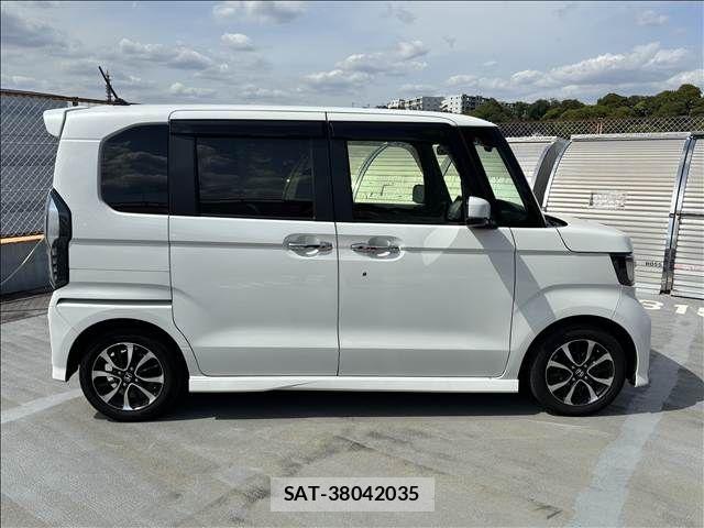 Honda N BOX CUSTOM 2020-04 6683926-16