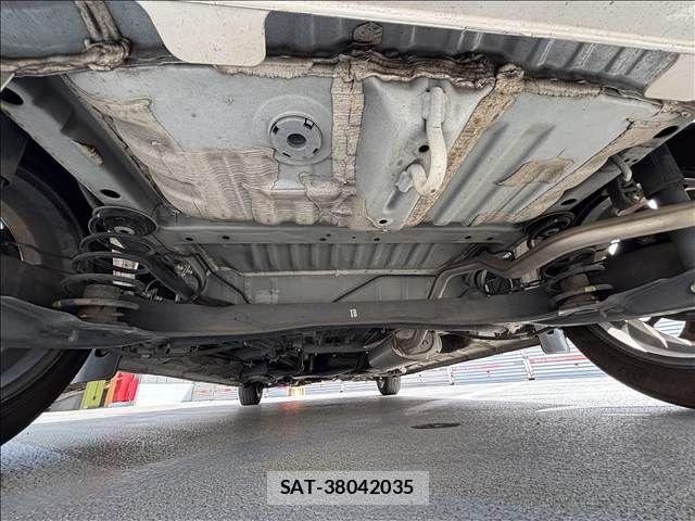 Honda N BOX CUSTOM 2020-04 6683926-27