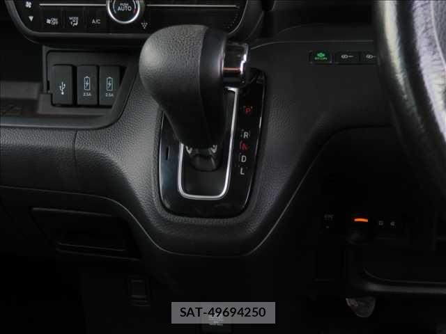 Honda N BOX CUSTOM 2018-03 6682780-11