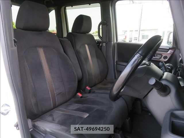 Honda N BOX CUSTOM 2018-03 6682780-16