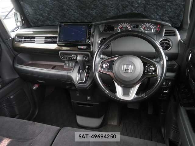Honda N BOX CUSTOM 2018-03 6682780-1