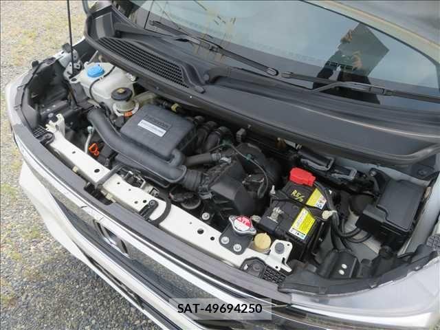 Honda N BOX CUSTOM 2018-03 6682780-19