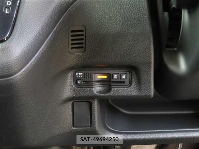 Honda N BOX CUSTOM 2018-03 6682780-7