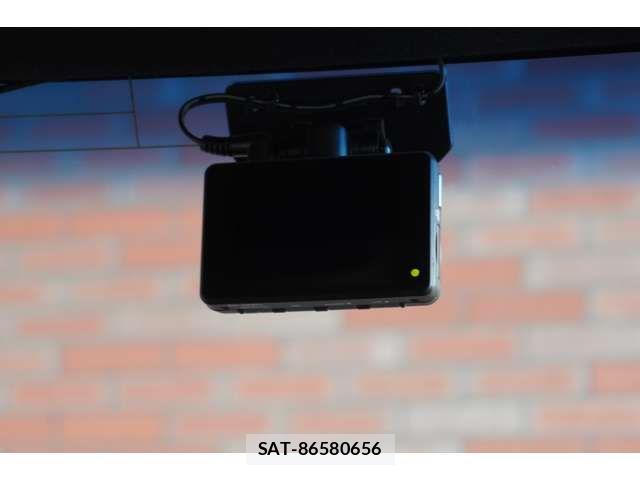 Honda N BOX CUSTOM 2018-08 6683928-11