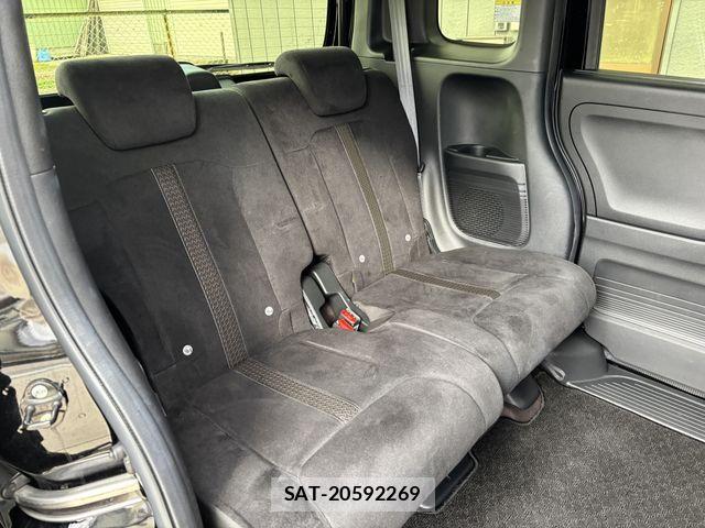 Honda N BOX CUSTOM 2019-05 6691135-12