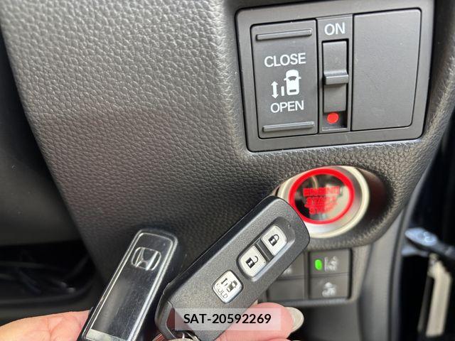 Honda N BOX CUSTOM 2019-05 6691135-26