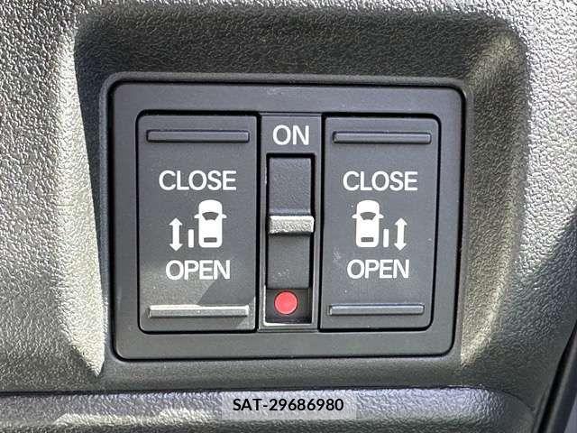 Honda N BOX CUSTOM 2023-10 6716822-16