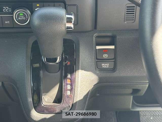 Honda N BOX CUSTOM 2023-10 6716822-18