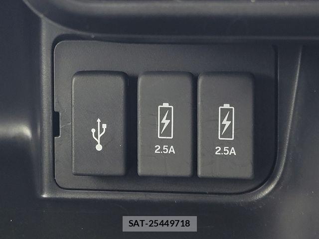 Honda N BOX CUSTOM 2021-03 6752596-15